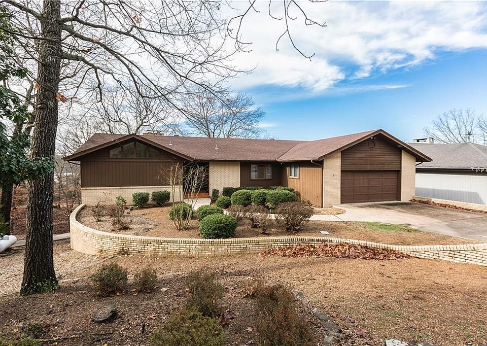 1st image of 38 Churchill Dr