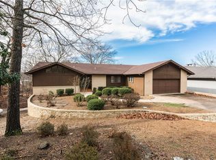 38 Churchill Dr, Bella Vista, AR 72715