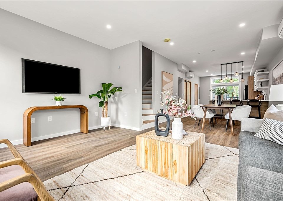 1st image of 33 Copeland St #C