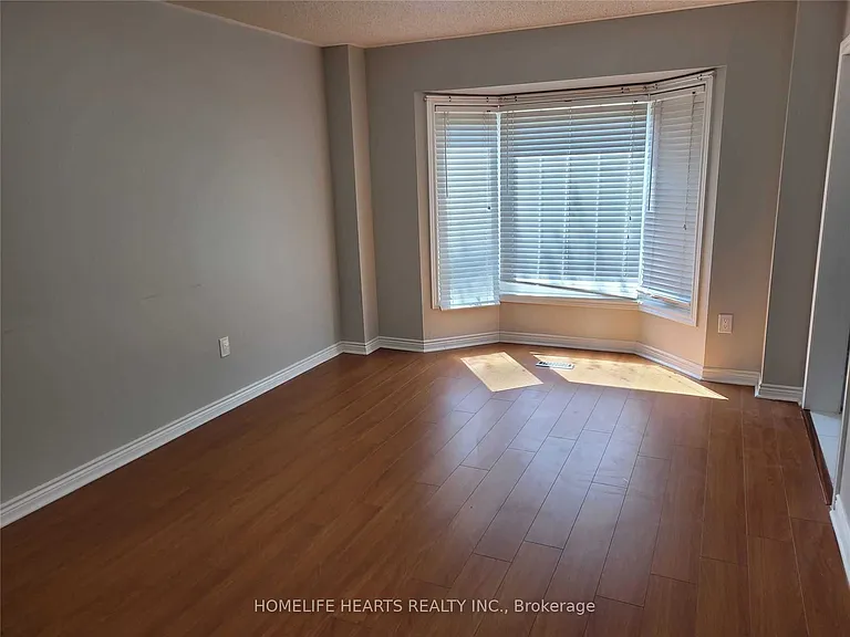 1107 Thoresby Dr — Photo 12