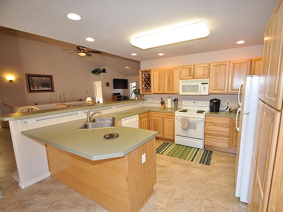 5th image of 823 Mulligan St aka GCR 830