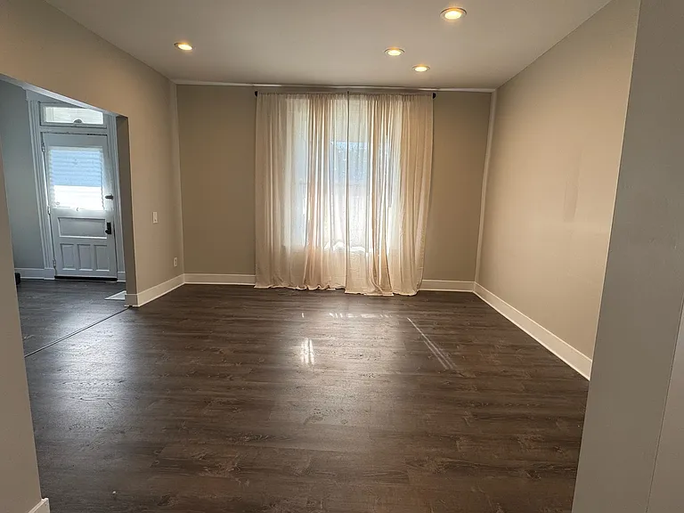 5029 Norwood Ave — Photo 13