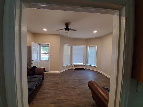 5th image of 4824 Olcott Ave Front 1