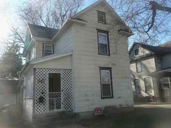 847 W Cottonwood St, Freeport, IL 61032