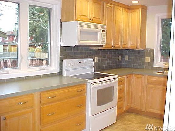 2nd image of 15734 Densmore Ave N
