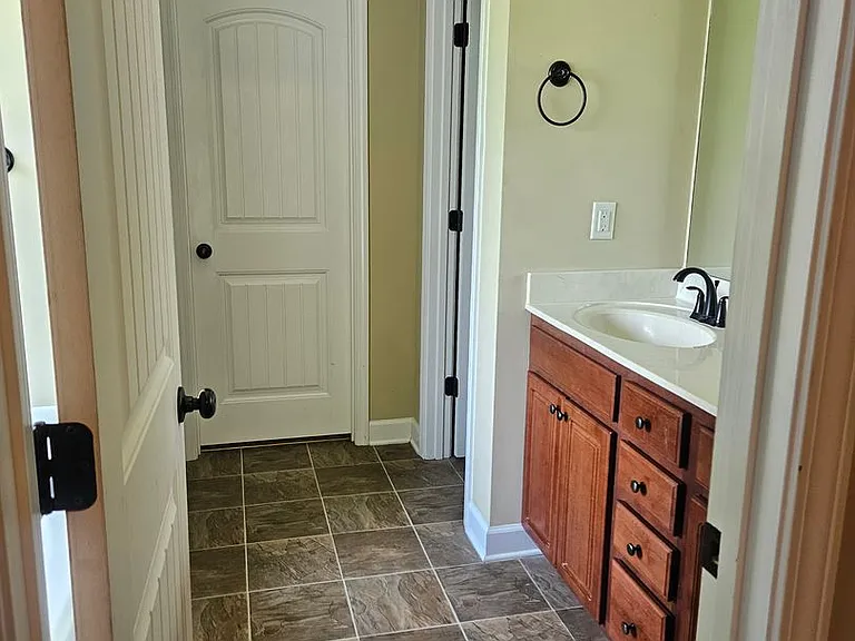 204 Twilight Dr — Photo 9