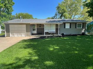 124 Willow Ln, Hesston, KS 67062
