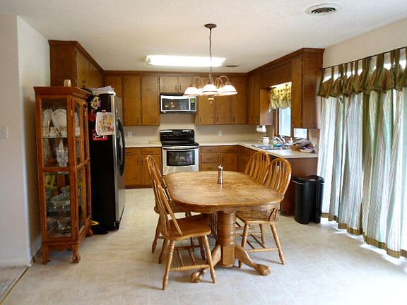 2nd image of 25 Cedar Dr