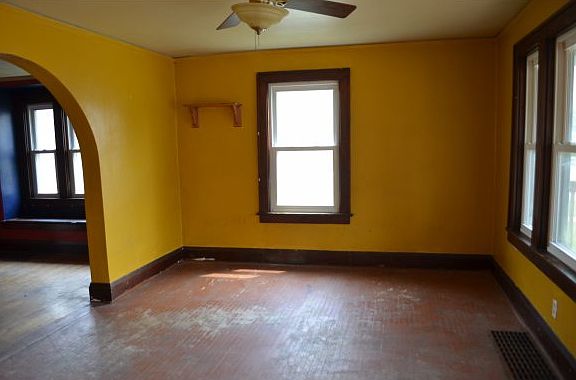 3rd image of 139 E Arndt St