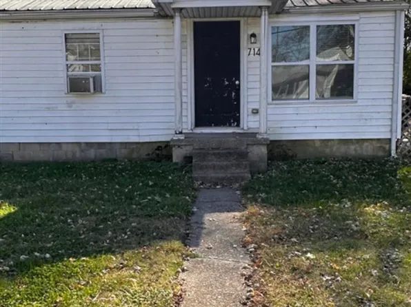 714 E 3rd St, Russellville, KY 42276