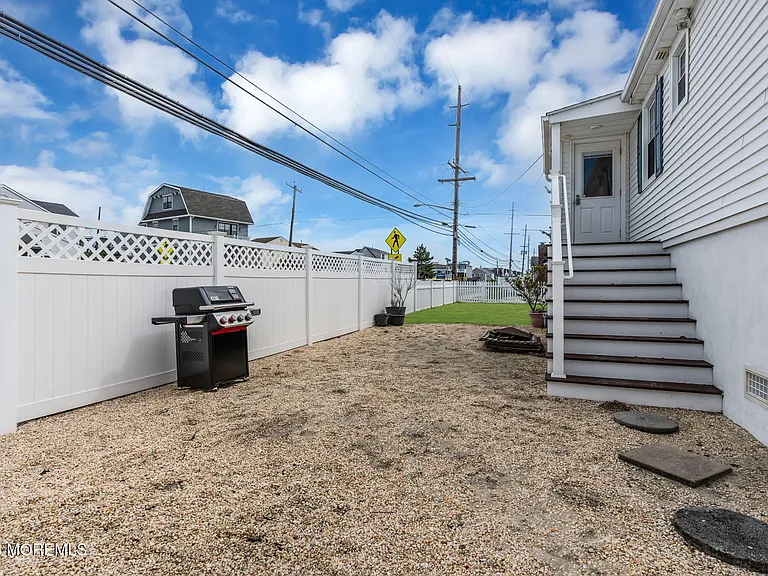 301 W Kupper Dr — Photo 35