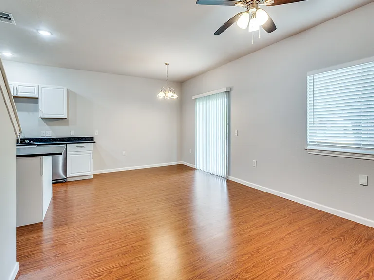 751 Pipeline Ct #A2 — Photo 4