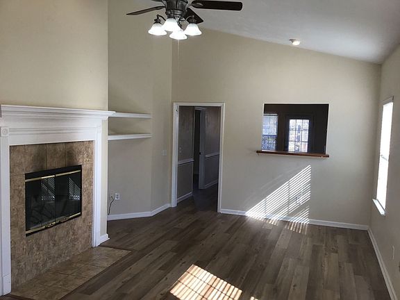 5th image of 3343 Golden Rain Dr
