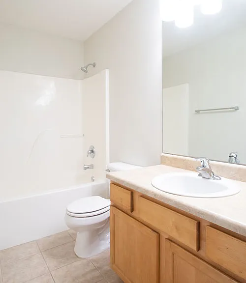 111 E Westplains Rd — Photo 34