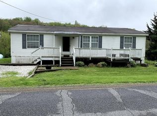 16926 Station Rd, Centerville, PA 16404