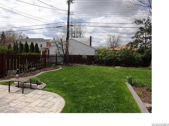 3rd image of 212 Ashford Ave