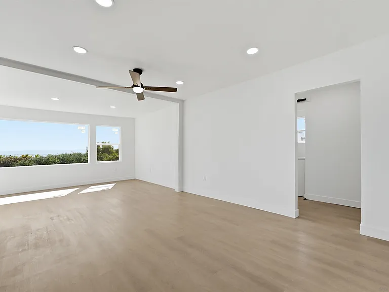 2844 State St — Photo 18