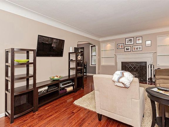 2nd image of 4367 Acacia Dr