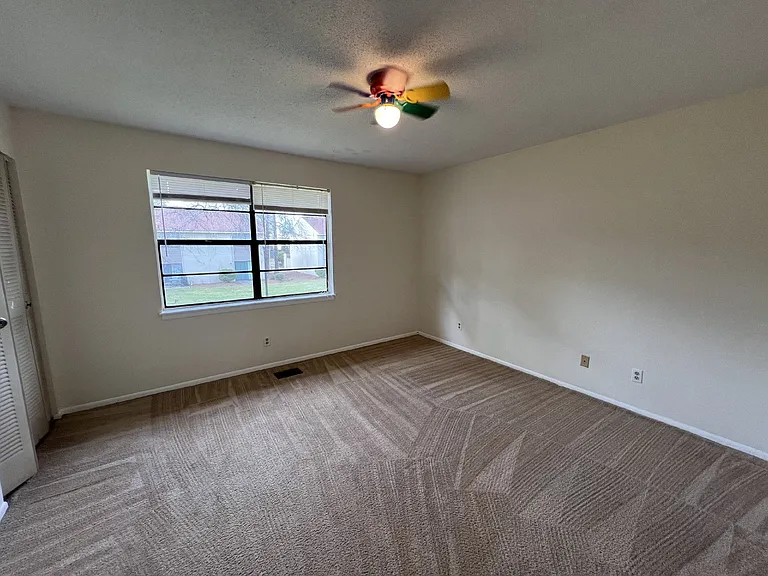901 Olmstead Dr #52 — Photo 5