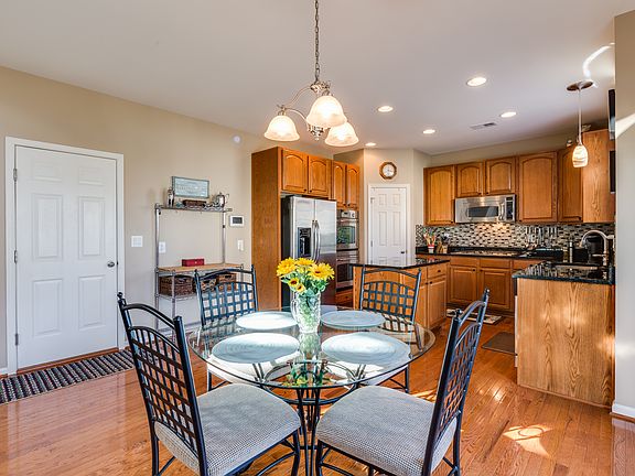 5th image of 9605 Hazelbrook Ct