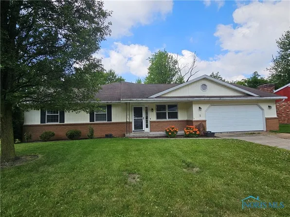 357 Maumee Ln, Napoleon, OH 43545