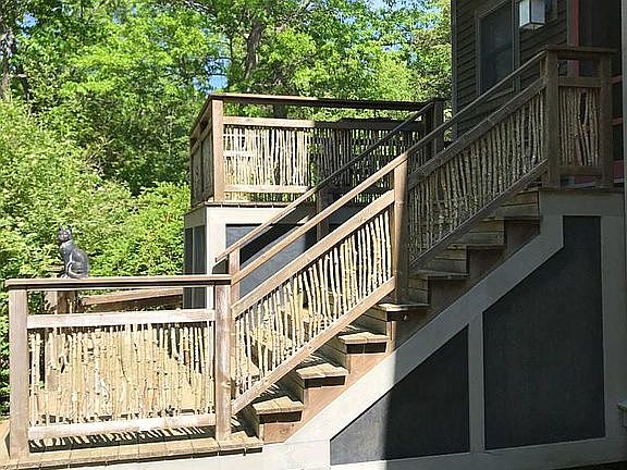 Front stairs from driveway