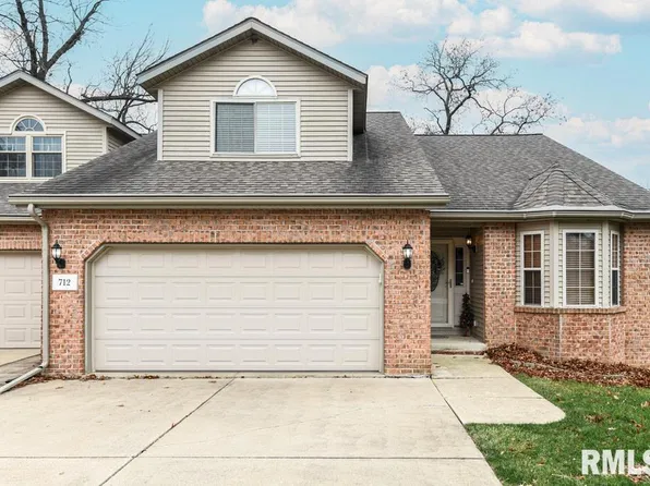712 Woodland Knolls Rd, Germantown Hills, IL 61548