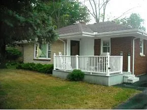 404 W Walnut St photo 1