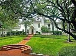 900 E Olmos Dr, Olmos Park, TX 78212