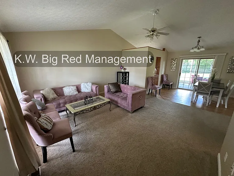 877 Skyway Dr NW — Photo 2