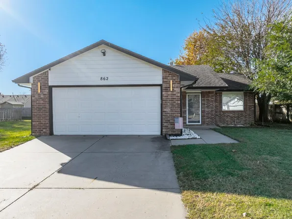862 E Plantation Ct, Maize, KS 67101