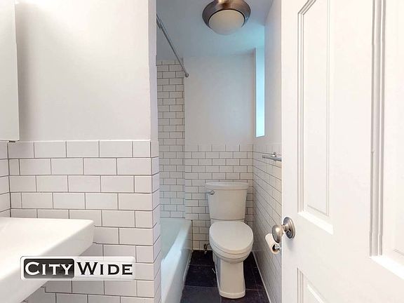 3rd image of 30 Charlton St APT 1C