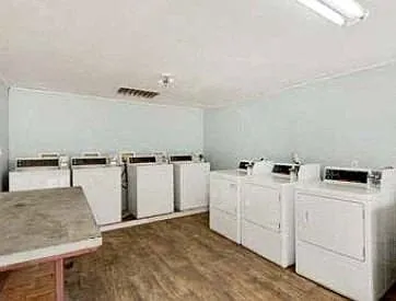 Orlando Terrace — Photo 15