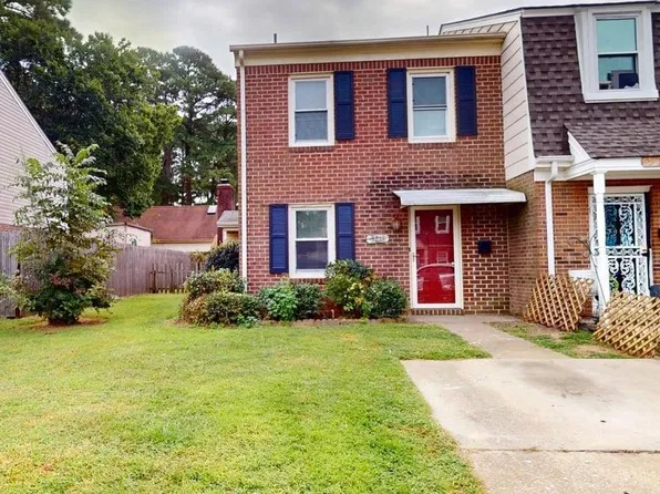 3211 Clover Hill Dr, Portsmouth, VA 23703