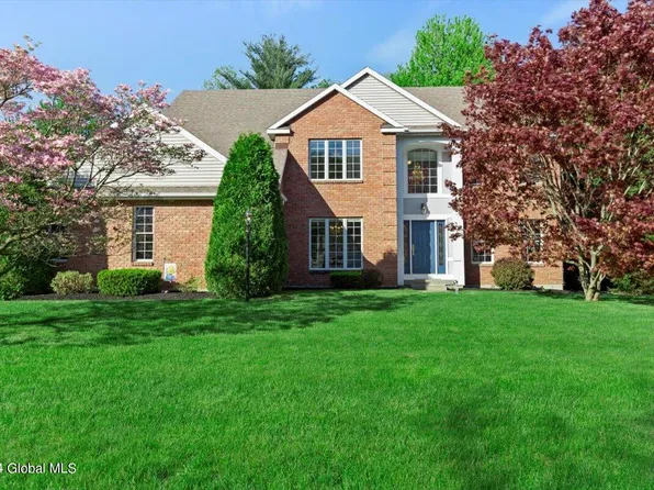 27 Pinecrest Drive, Niskayuna, NY 12309