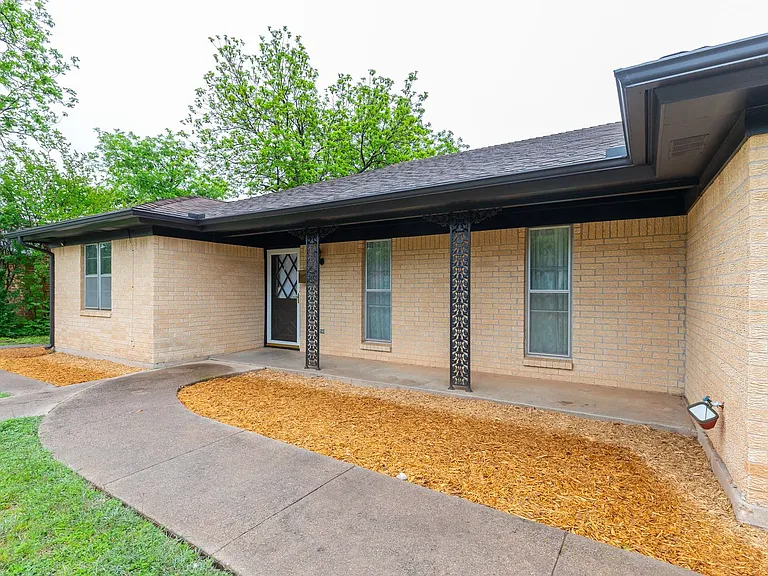 3409 High Meadows Dr — Photo 3
