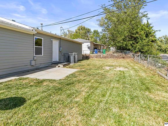 3rd image of 7327 La Vista Dr