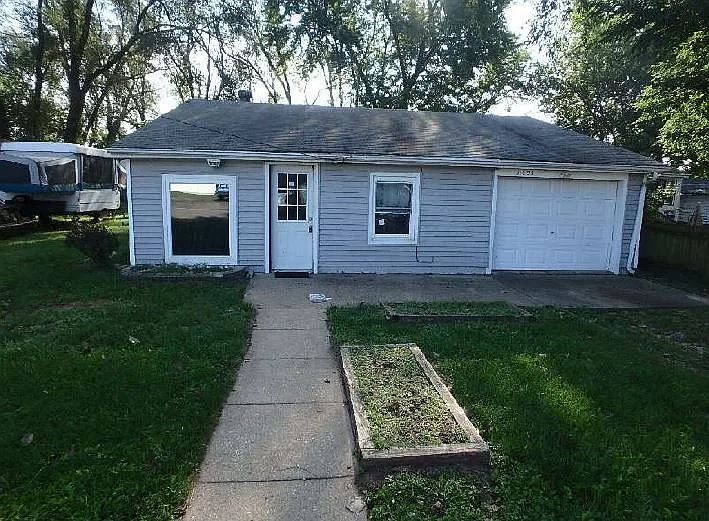 1604 Frederick Dr photo 1