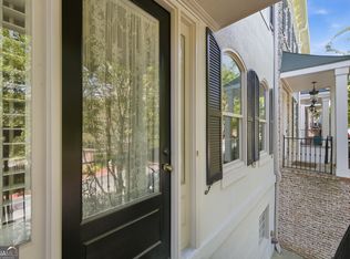 1063 Pearl Point NE, Sandy Springs, GA