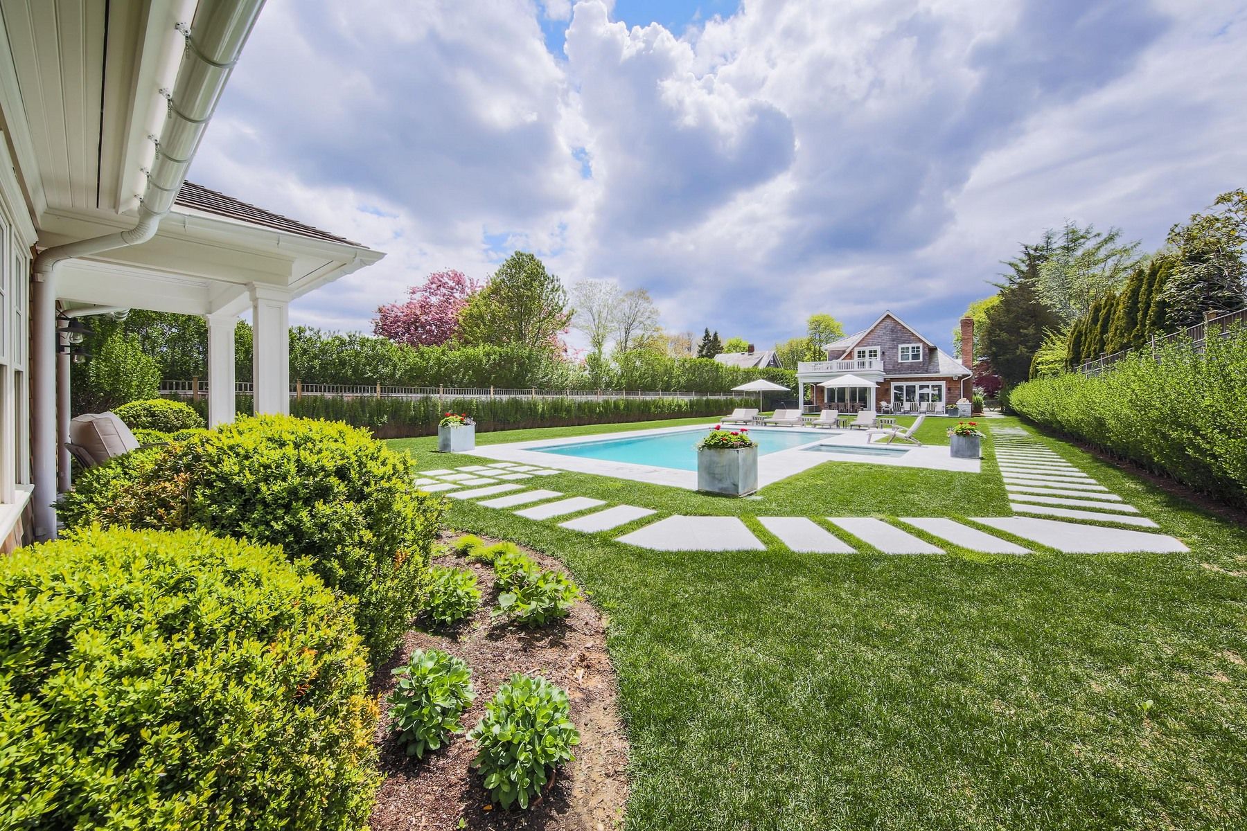 59 Meeting House Ln in Amagansett Out East