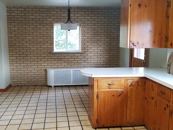 4th image of 302 Bermond Ave