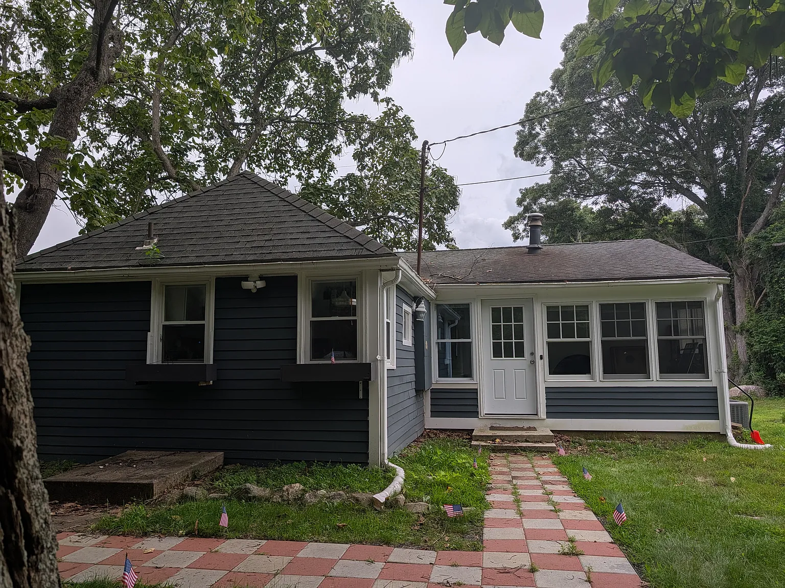 3 bed, 1010 sqft, $3,495 — Photo 2