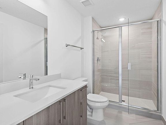 3rd image of 418 NW 207th St Floor 101