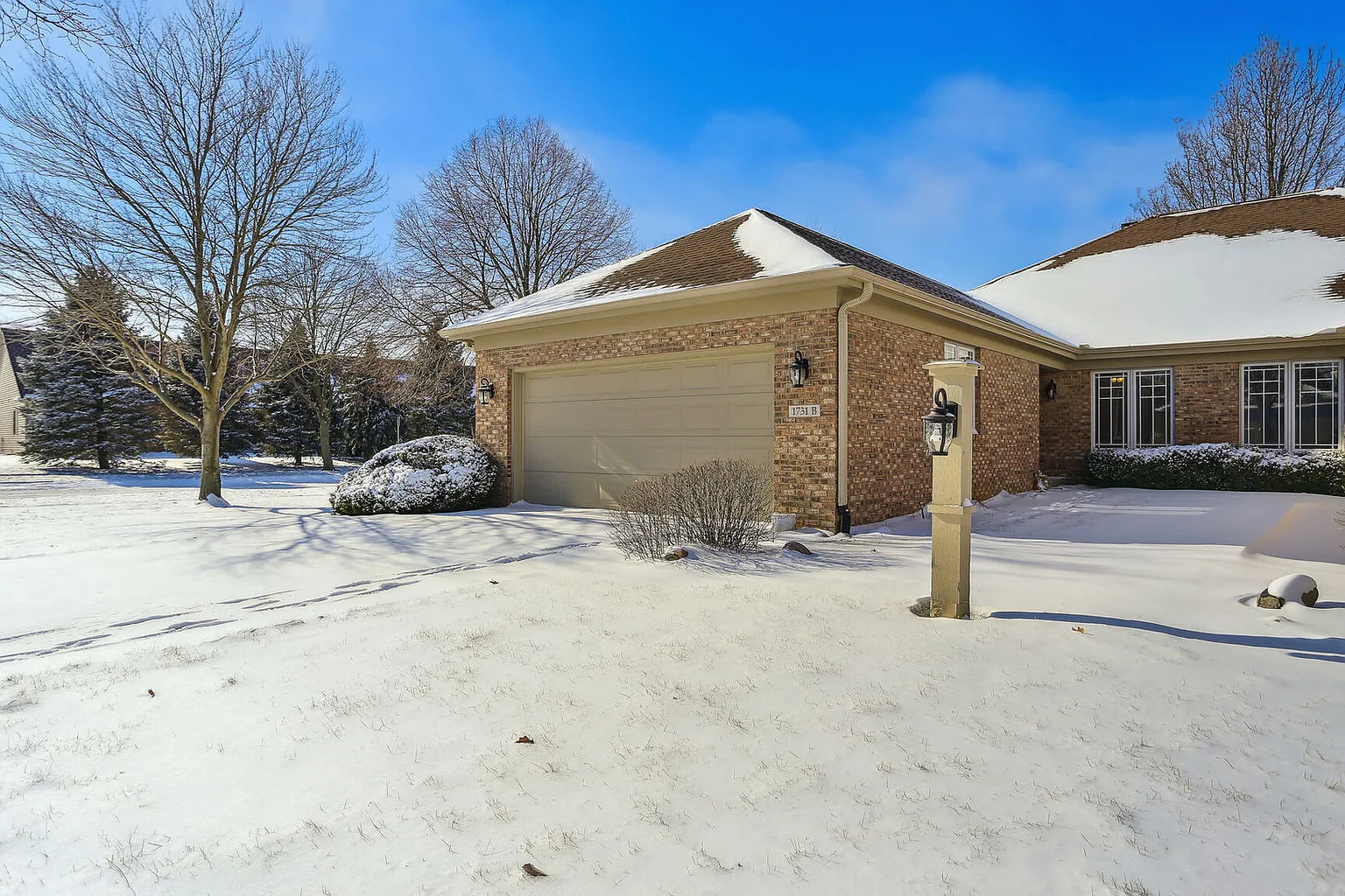 1731 Lakeside Dr Unit B photo 1
