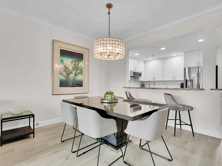 862 Hudson Ave #862 — Photo 16