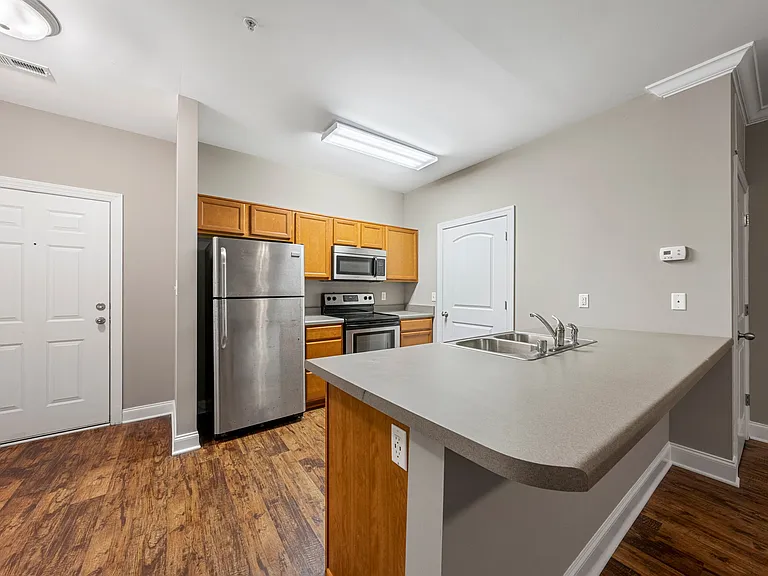Mount Victor Olde Towne Luxury Apartments — Photo 101