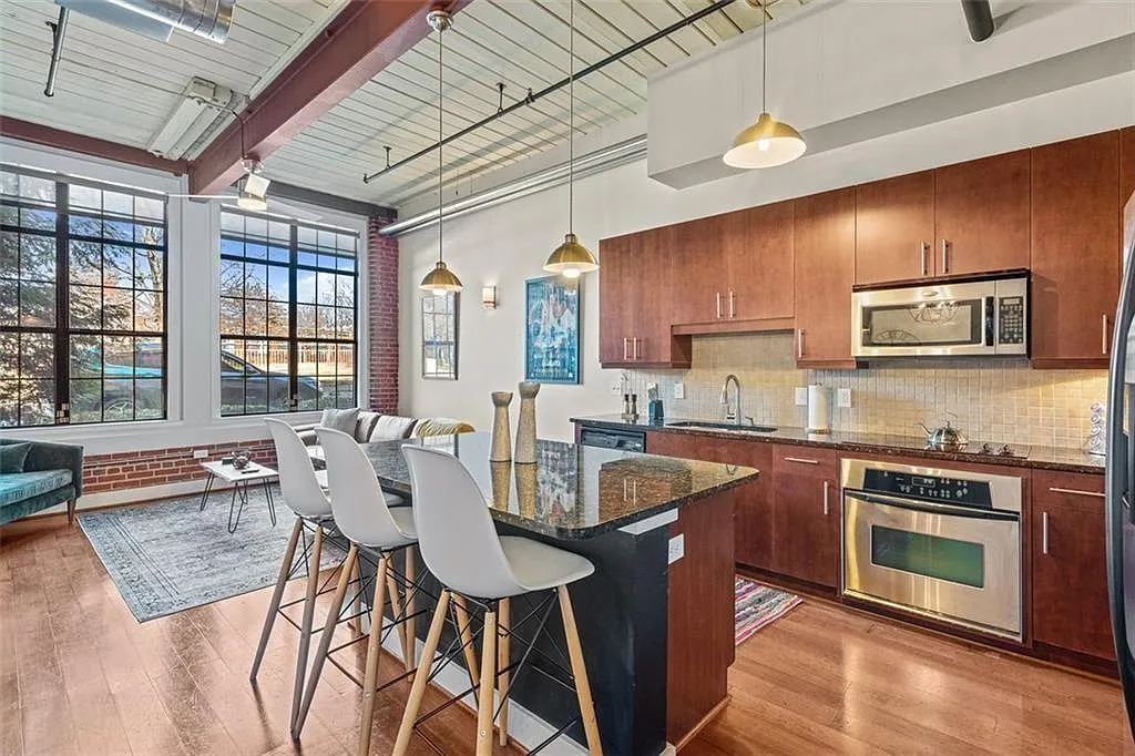 2 bed, 2.0 bath, 1120 sqft, $2,600 — Photo 3