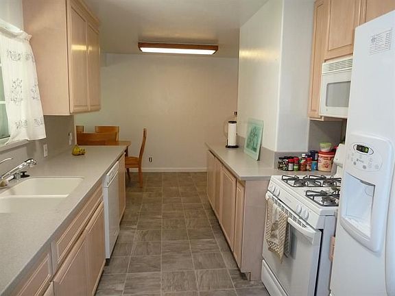 3rd image of 737 Salberg Ave