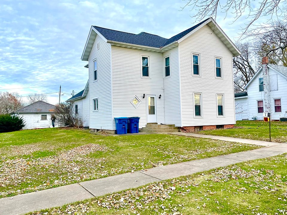1st image of 303 S Railroad St