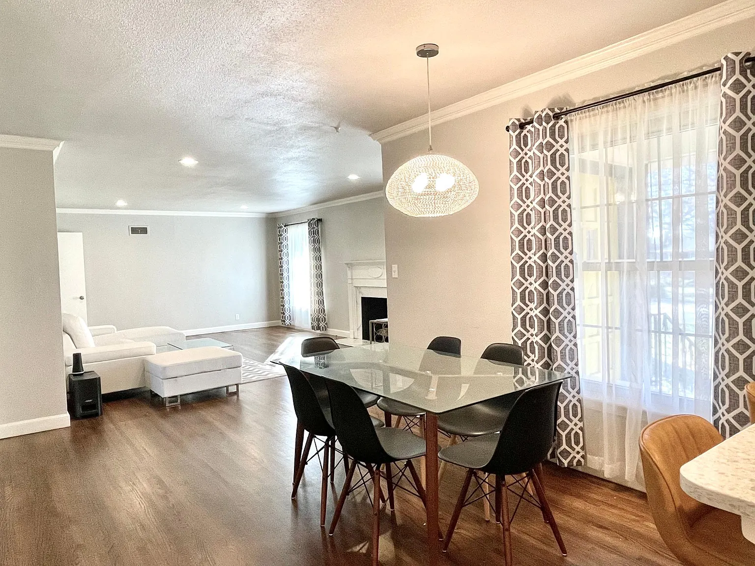 3463 S Gary Pl — Photo 4